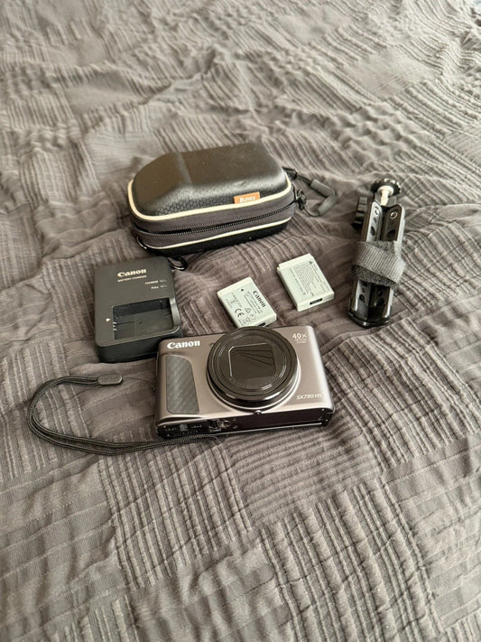 Canon PowerShot SX730 HS Digital Camera Bundle – Case, Charger & 2 Batteries Included
