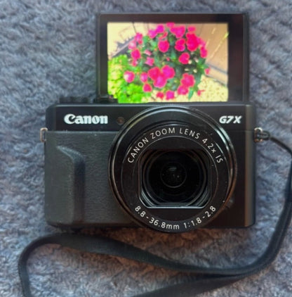 PowerShot G7X Mark II 20.1MP Camera + Extra