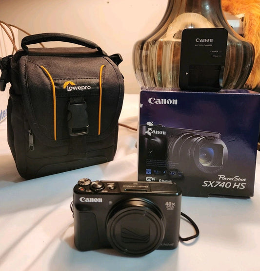 Canon PowerShot SX740 HS Digital Camera W/ Lowepro Case & Original Packaging