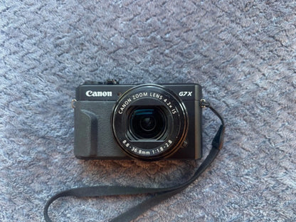 PowerShot G7X Mark II 20.1MP Camera + Extra