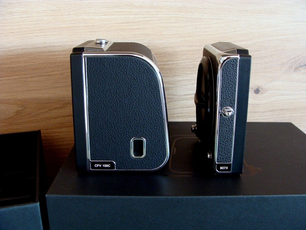 Hasselblad - Hasselblad 907x 100C Body Kit *Mint/Few Triggers* - Original Box!