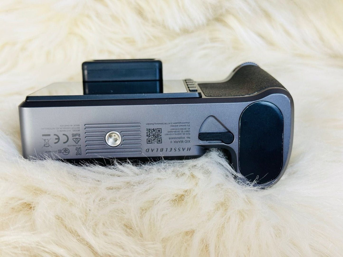 Hasselblad X1D II 50 MP Medium Format Mirrorless Camera - Silver (Body Only)