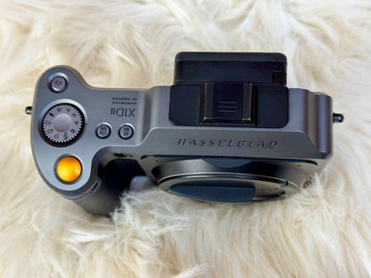 Hasselblad X1D II 50 MP Medium Format Mirrorless Camera - Silver (Body Only)