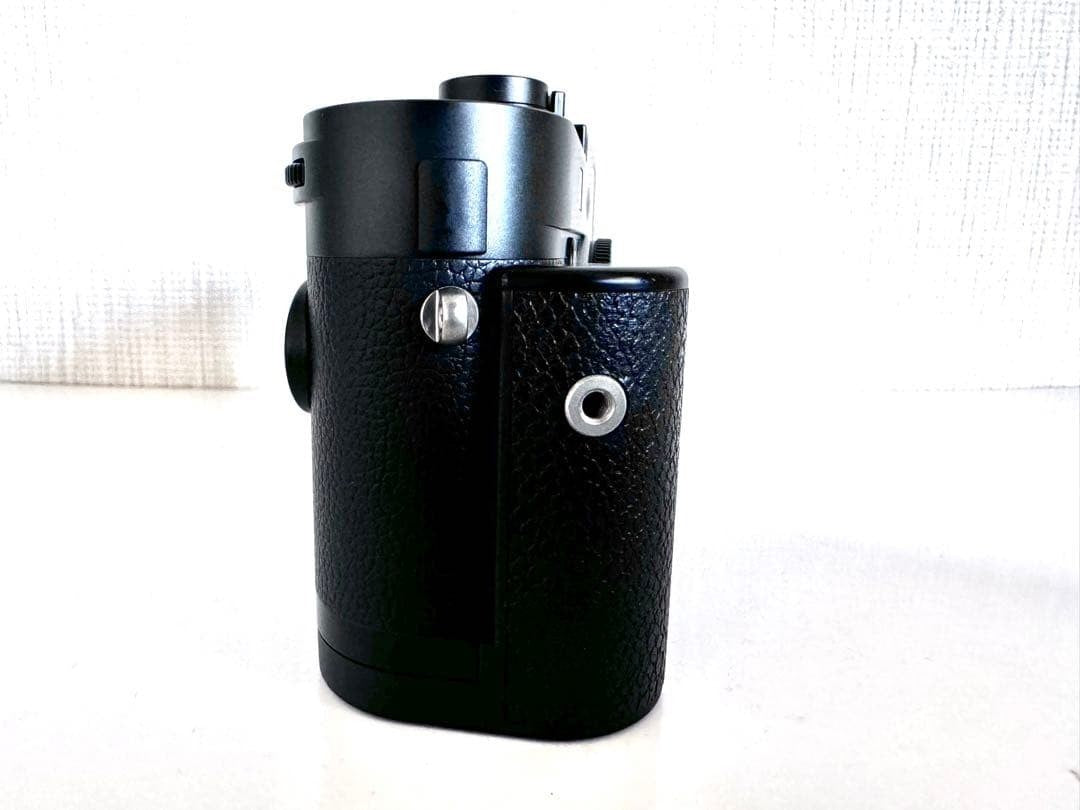 Leica M Monochrom Typ246 Digital Rangefinder Camera Body with Hand Grip, Battery