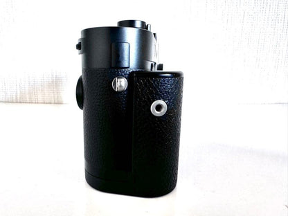 Leica M Monochrom Typ246 Digital Rangefinder Camera Body with Hand Grip, Battery