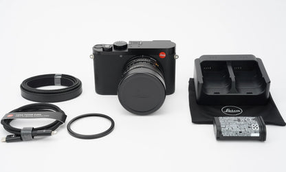 Leica Q3 60MP Full-Frame Compact Camera with Summilux 28mm f/1.7 ASPH. Lens