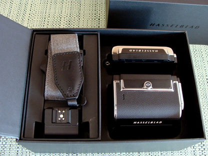 Hasselblad - Hasselblad 907x 100C Body Kit *Mint/Few Triggers* - Original Box!