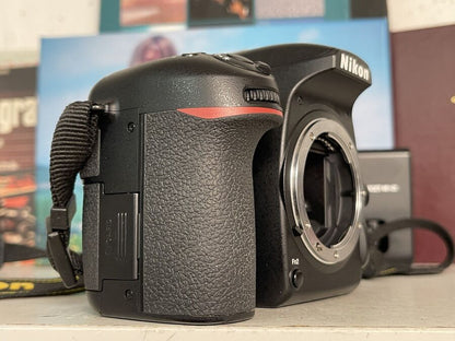 Nikon D7500 D 7500 Slr Film Camera DX SLR Camera 20.9 MP Body Near Mint Condition