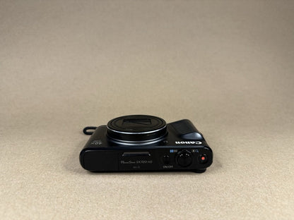 Canon PowerShot SX720 HS 20.3MP Digital Camera - Black (Body Only) with Cracked Screen